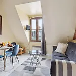 Eiffel Tower & Faubourg - 1Br - Paris Vacation Rentals